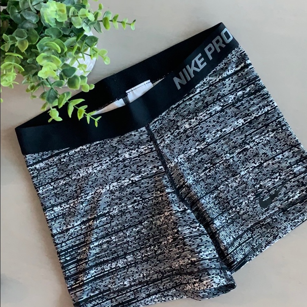 Nike Pro Spandex Shorts Size L
